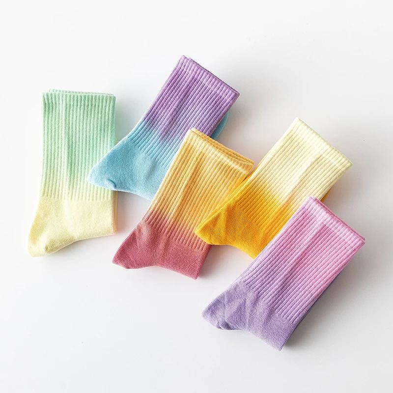Colorful Gradient Pattern Creative Street Style Fashion Stocking For Men Women Socks Comfortable Cotton Couple Sport